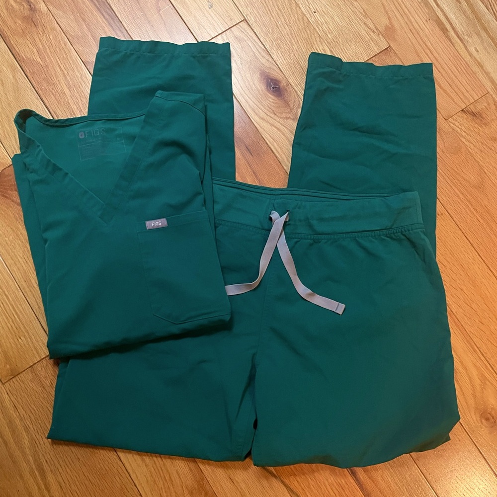 Figs hunter green scrub set- size medium
